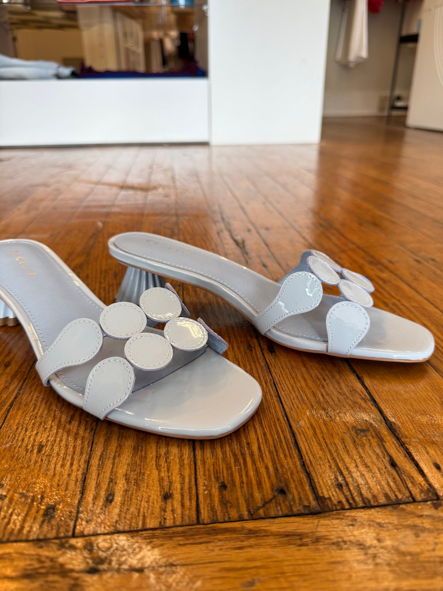 Bunny Heel (blue)